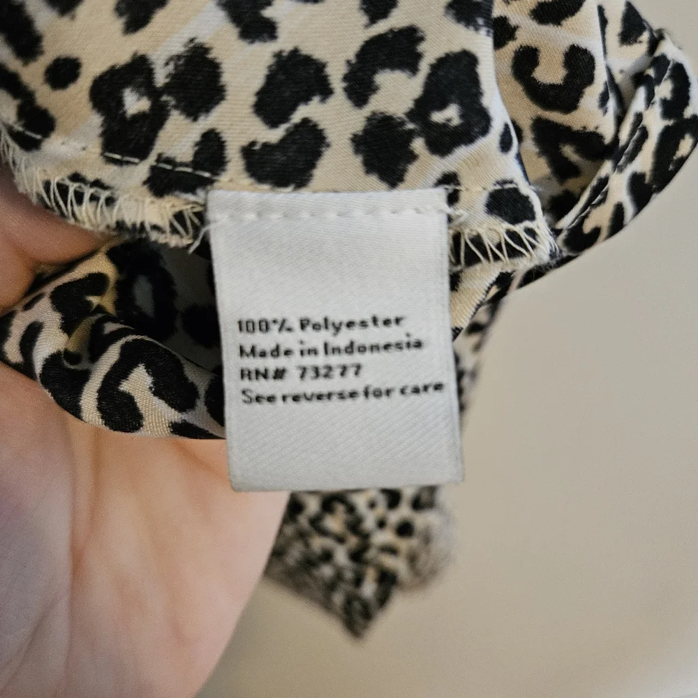 Nine West Tank Top Blouse Leopard Print Cowl Neck Camisole Date Night Animal - Picture 9 of 11